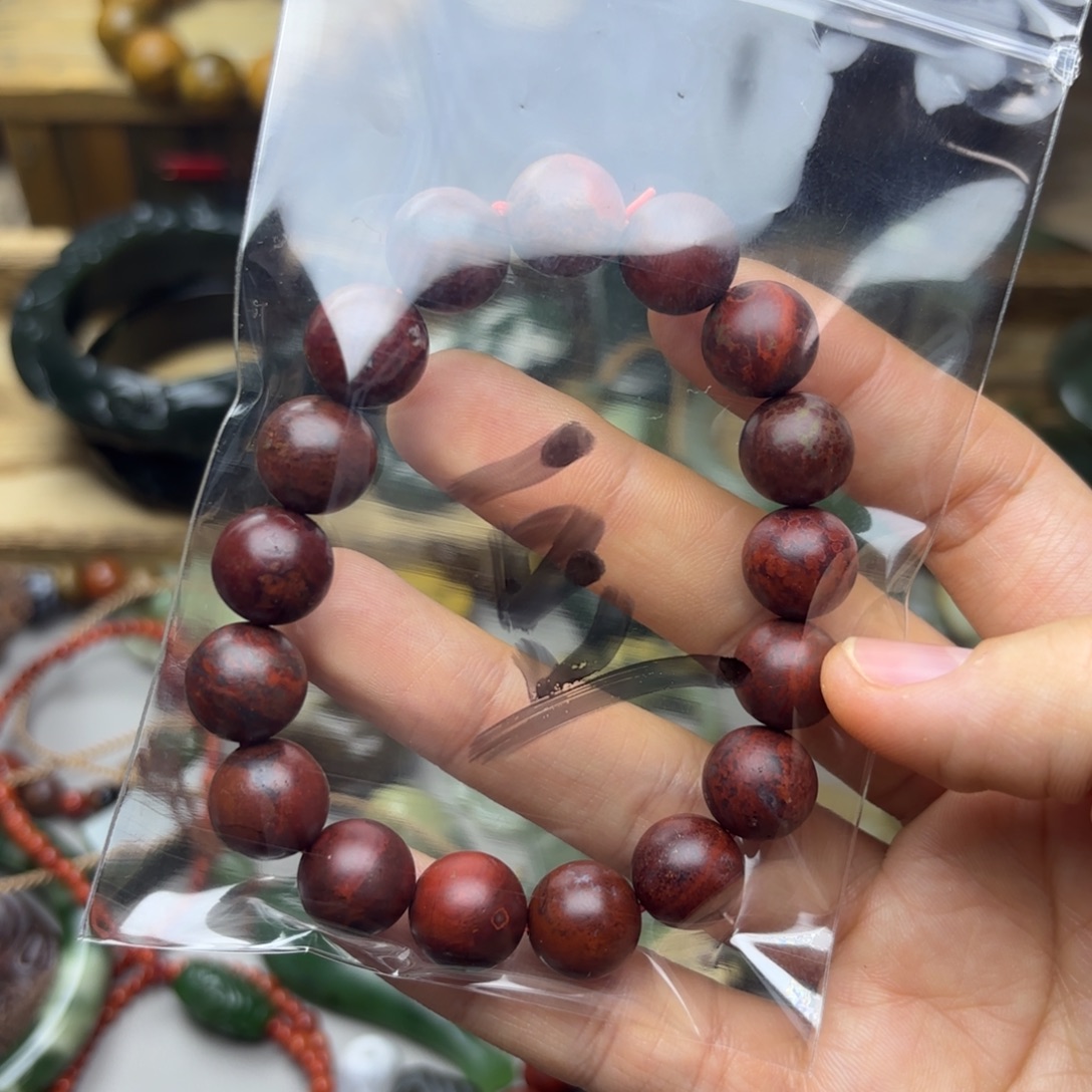 豌***儿南红玛瑙未镶嵌颈饰