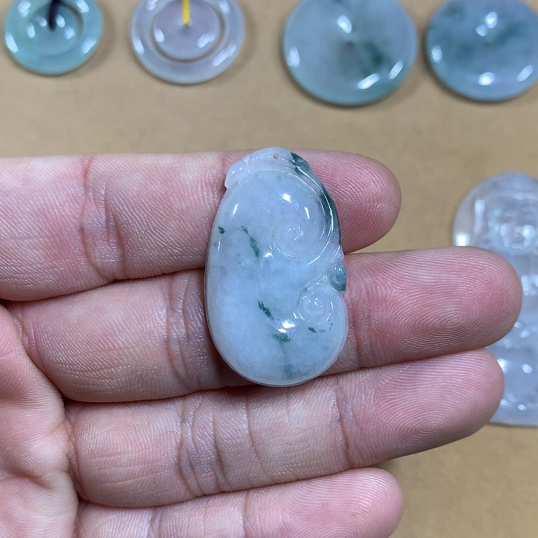 翡翠吊坠(不含链)未镶嵌翡翠吊坠