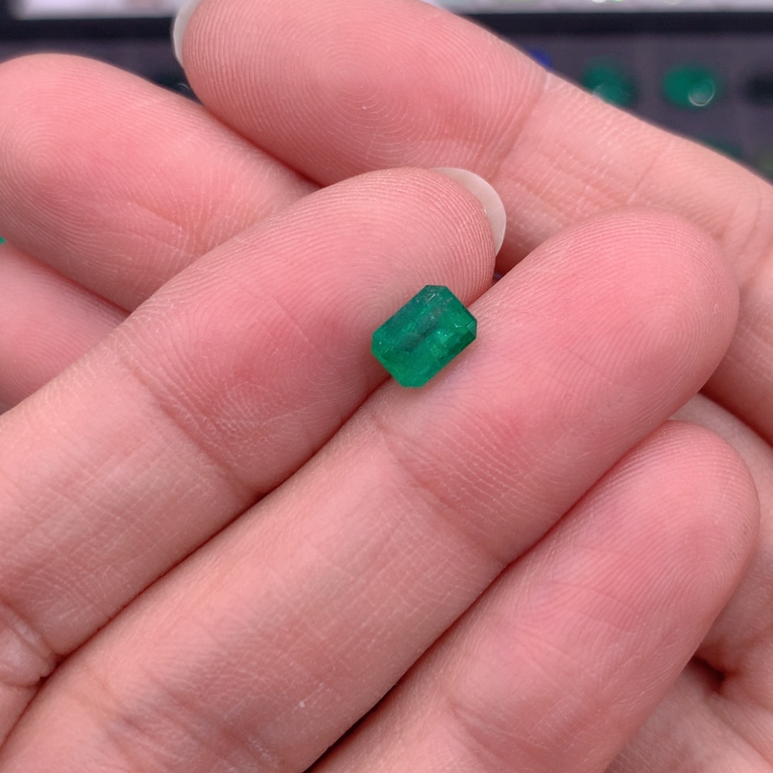 祖母绿裸石0.78克拉