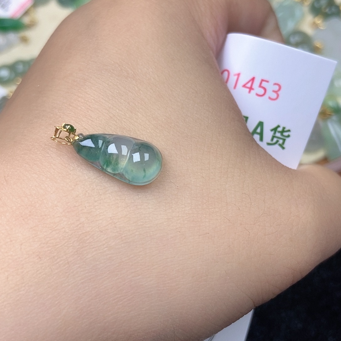 翡翠未镶嵌挂件天然