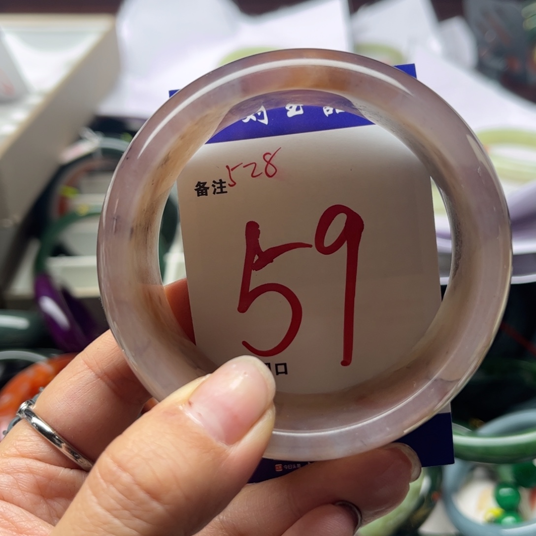 石英岩玉未镶嵌手镯