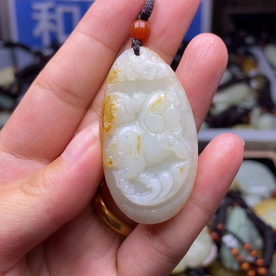 和田玉未镶嵌颈饰