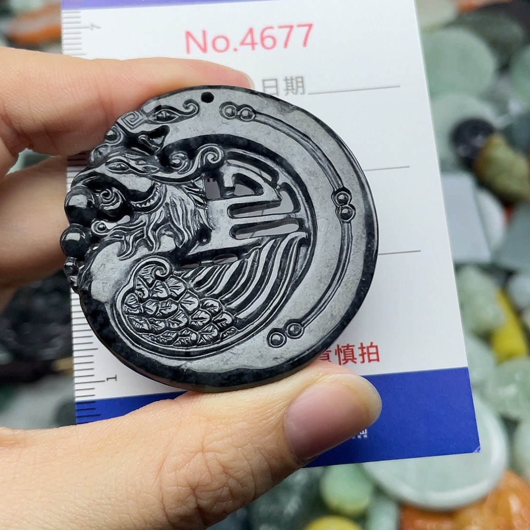 翡翠未镶嵌挂件4677