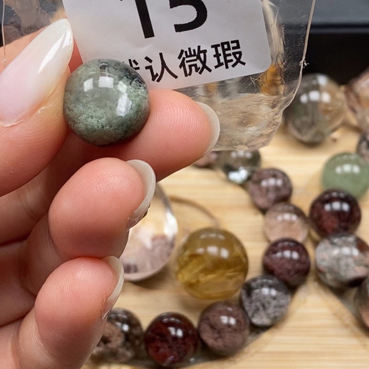 坚***u颈饰未镶嵌水晶水晶