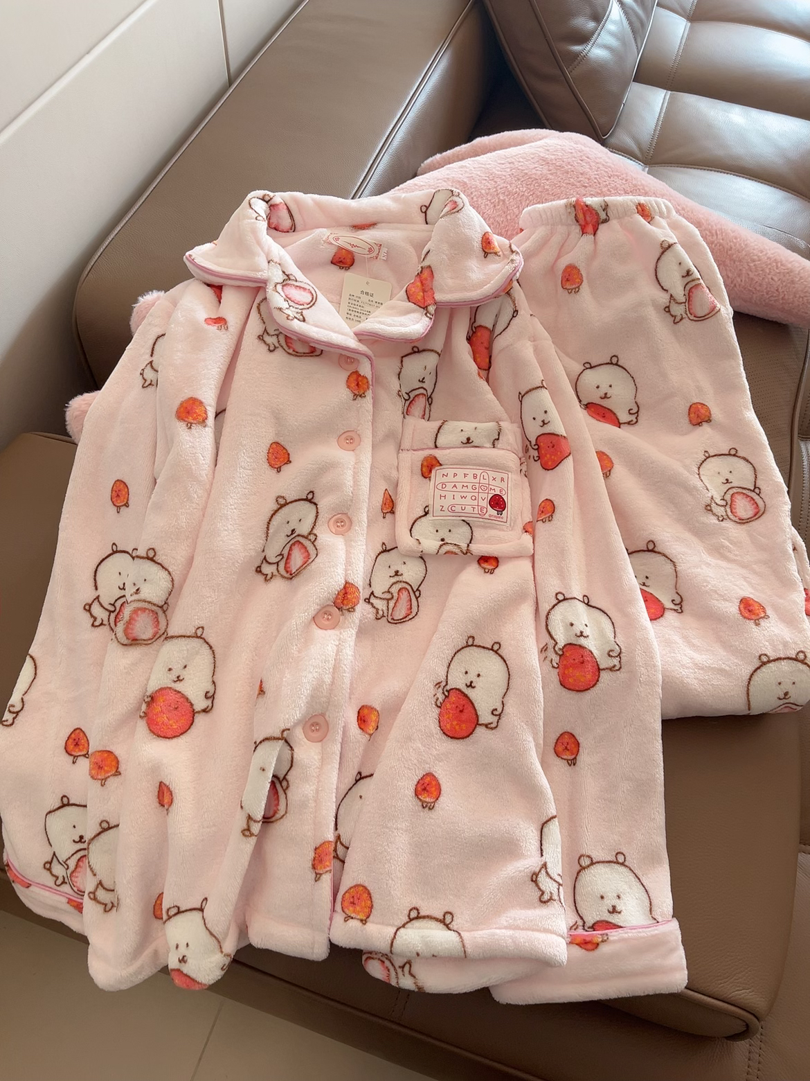 韩版小熊草莓法兰绒睡衣女秋冬季新款加绒加厚卡通可爱家居服套装