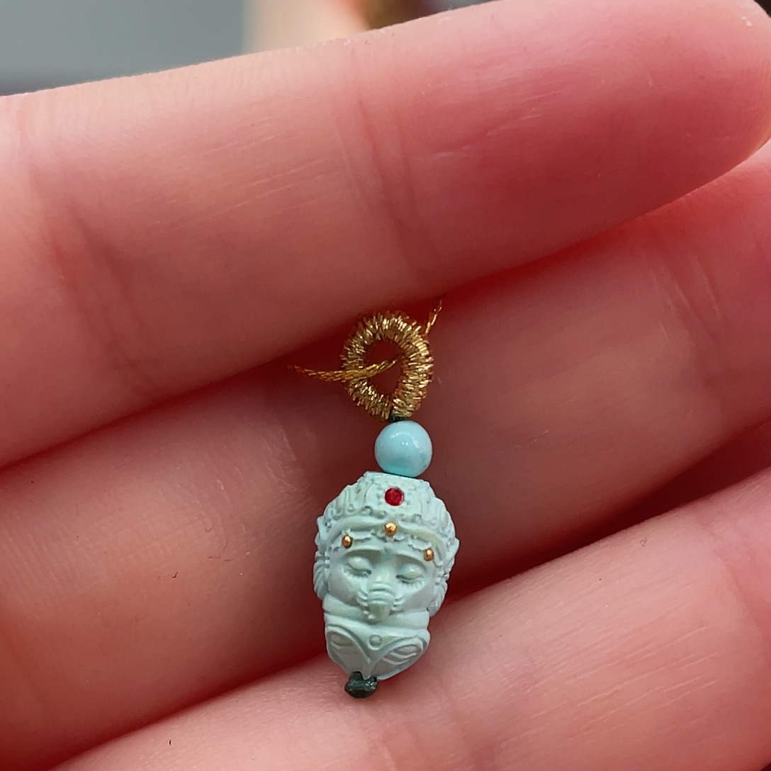 绿松石颈饰未镶嵌