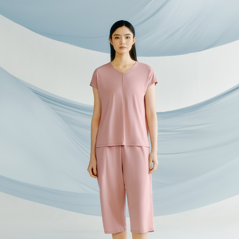 【三枪家居服】冰泉柔棉隐条V领BRA短袖中裤女家居套 T80034D01