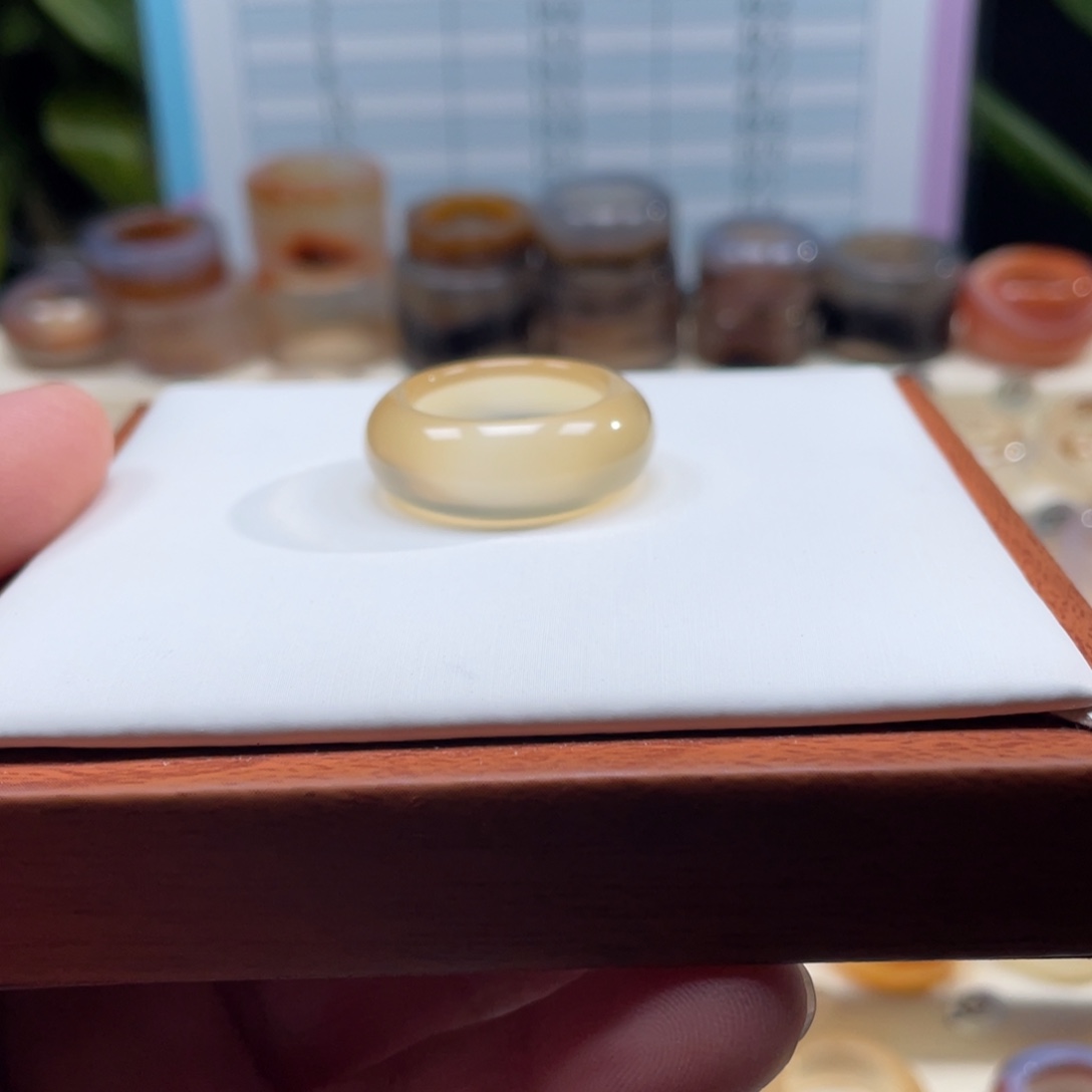 卉***玛瑙/玉髓未镶嵌戒指Z18.7港19