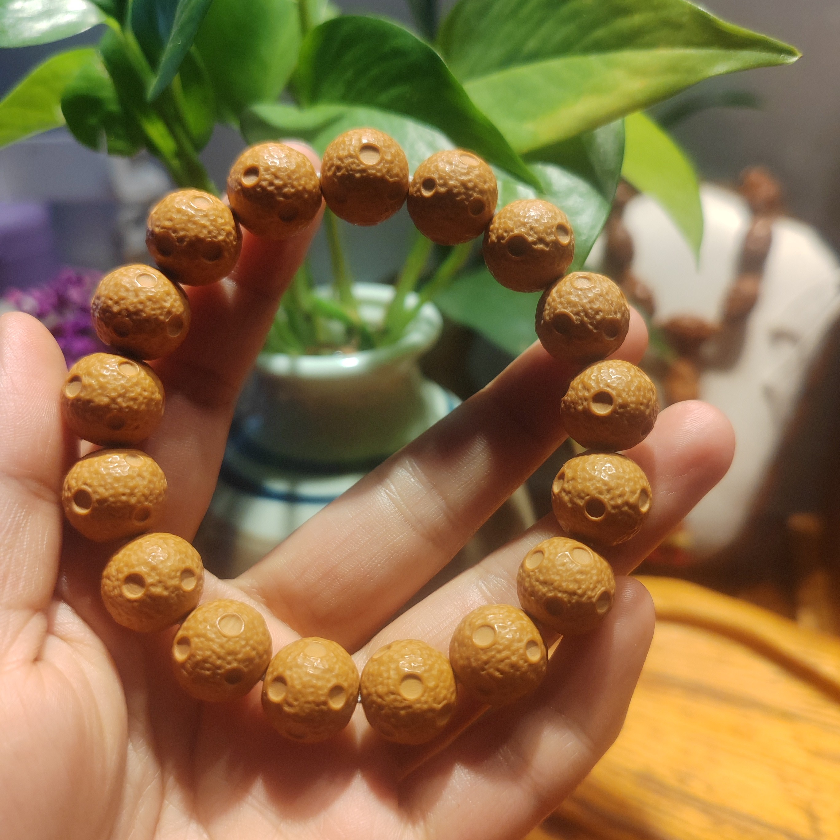 猴头雕刻星球手串