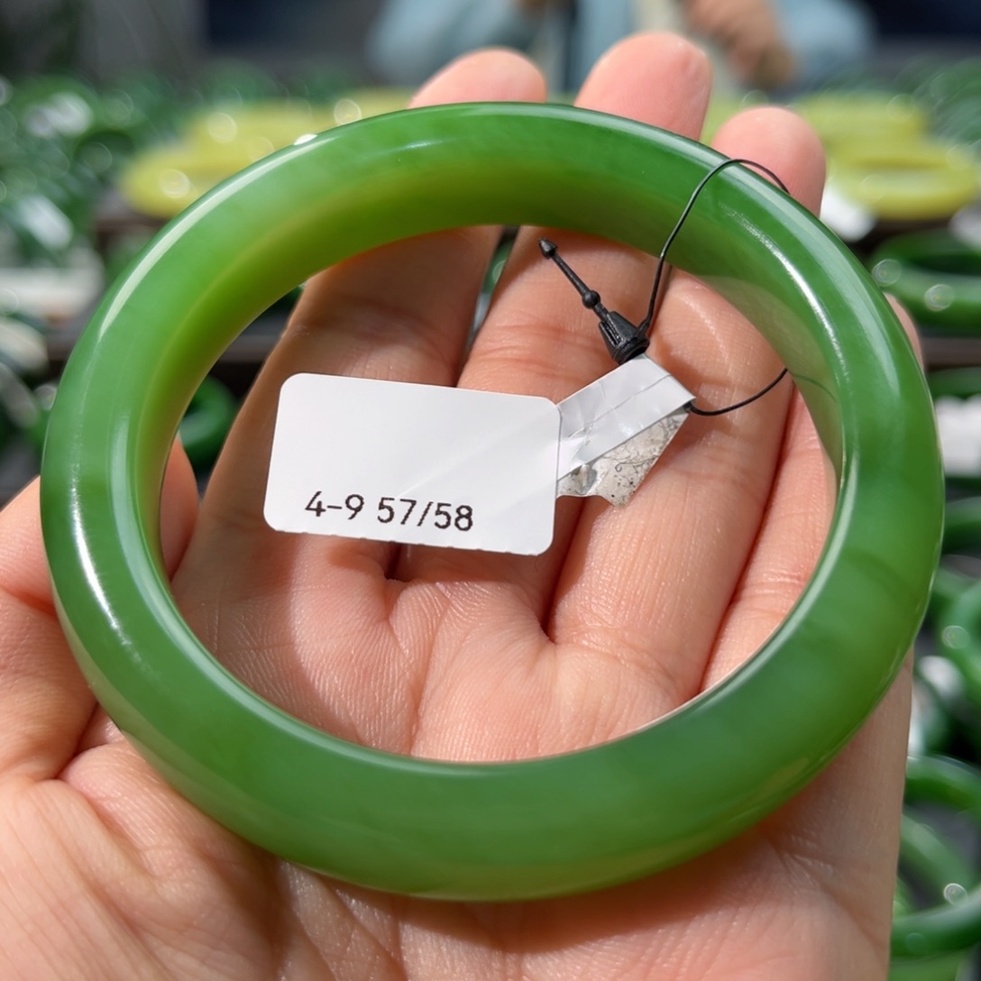 和田玉（碧玉）手镯未镶嵌