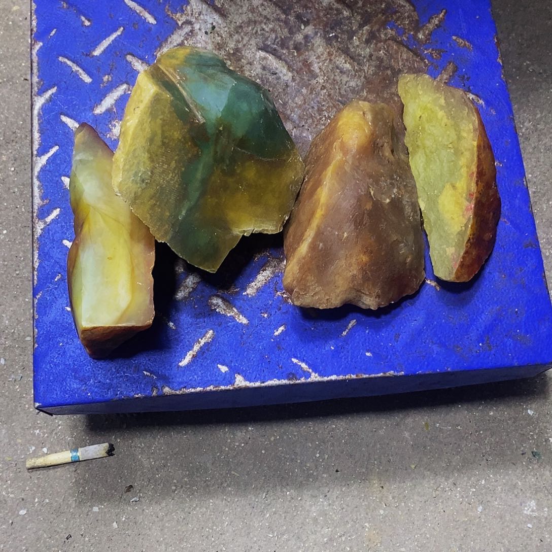 岫玉未镶嵌珠宝奇石原***露