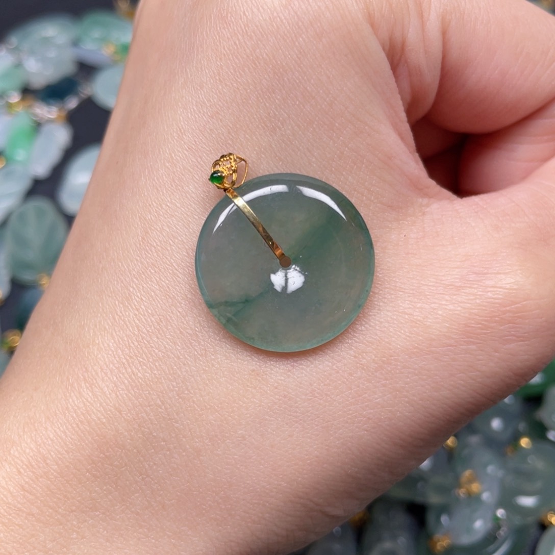 翡翠颈饰18K金镶嵌翡翠