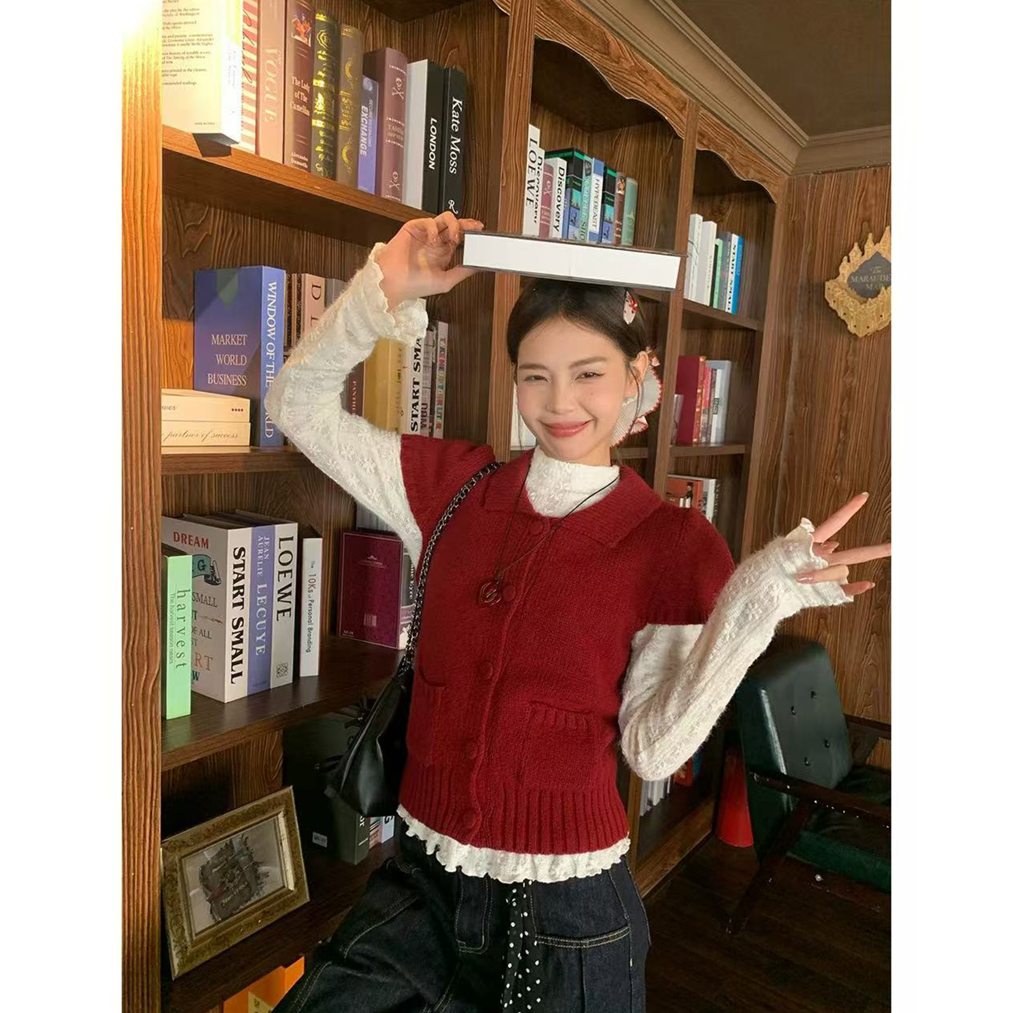 奶白柔雾蕾丝高领针织衫/酒红学院翻领针织短袖马甲两件套Q 5088#