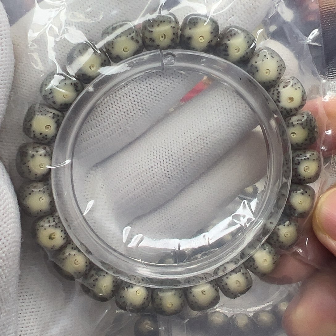 星月菩提手串10×9黑糯冰大眼睛黄金瞳  桌上