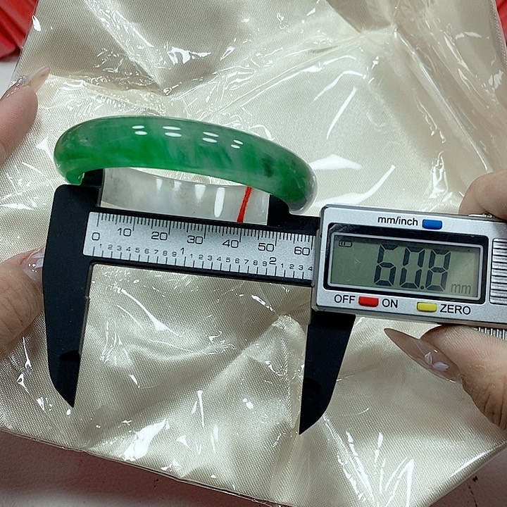 无非金属12。     