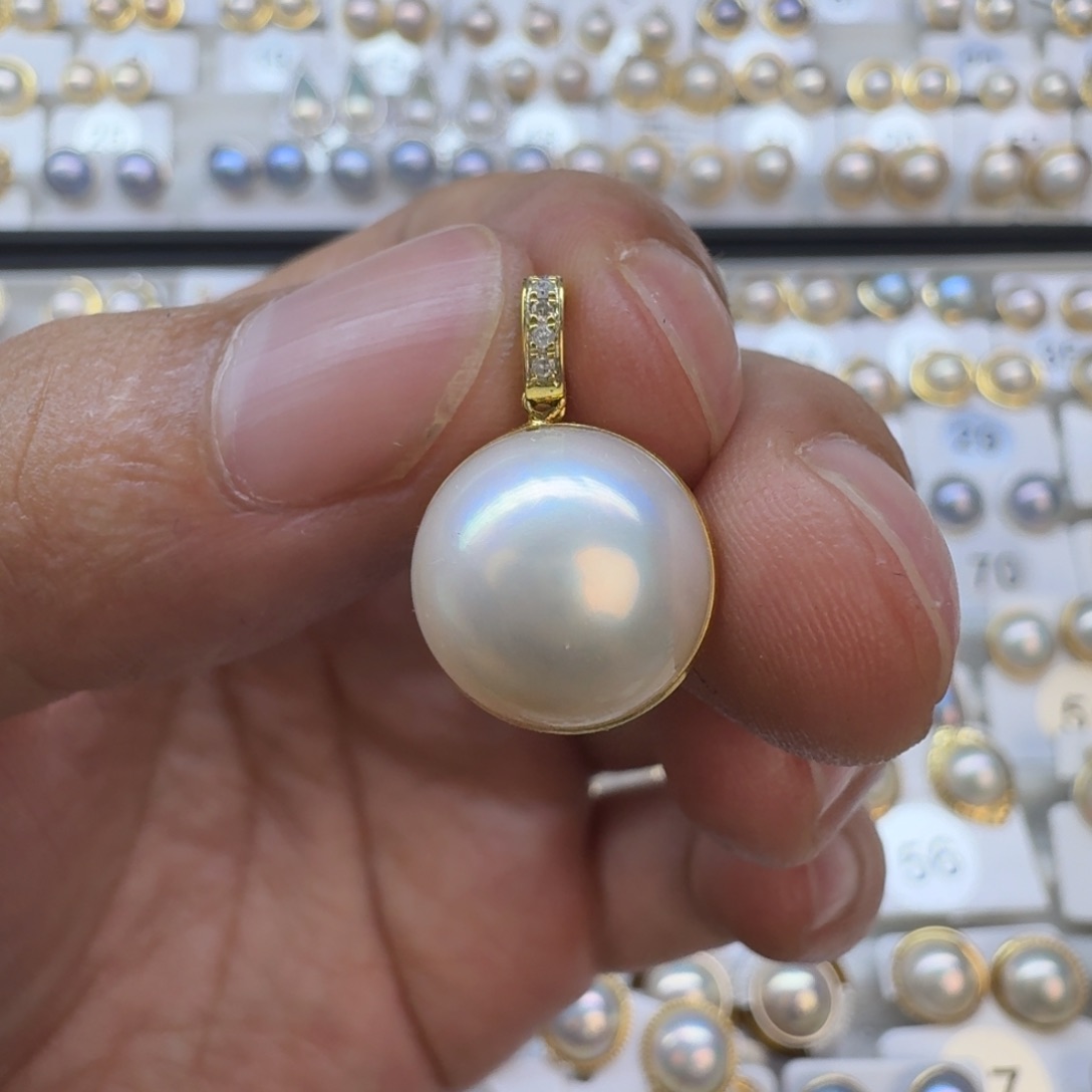 18K金镶嵌拼合珍珠（马贝珠）颈饰汤***m