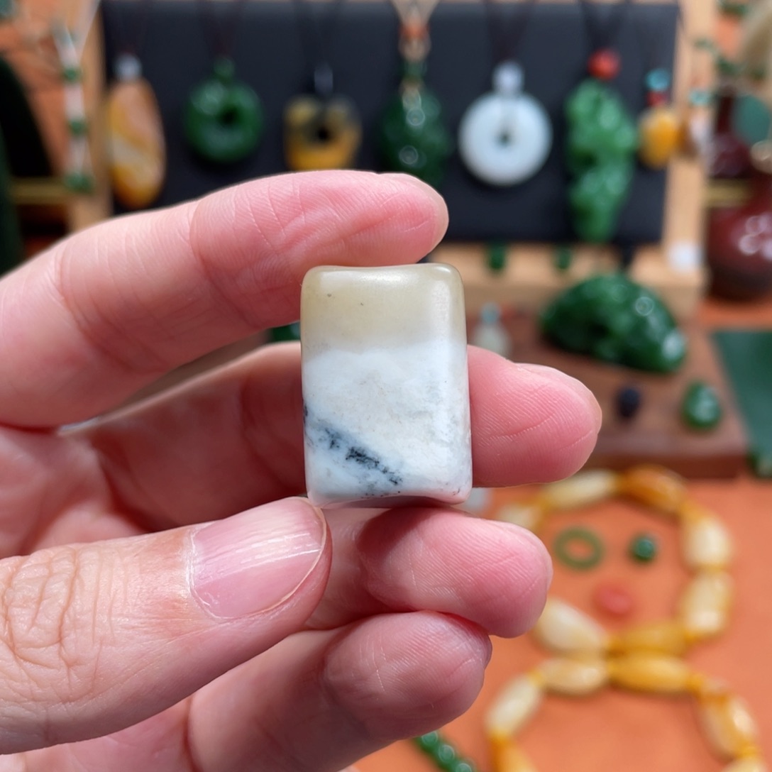 和田玉颈饰未镶嵌荇*