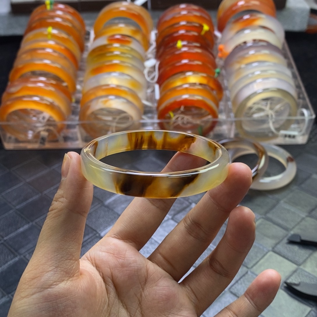 手镯玛瑙/玉髓未镶嵌