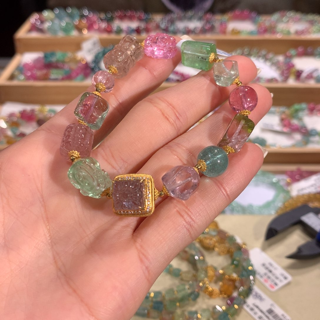 碧玺多样性发货一件未镶嵌