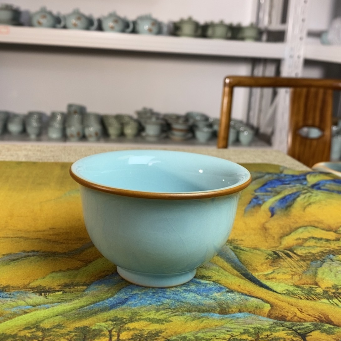 【闪购商品】天青大压手杯 150微微瑕。。。。