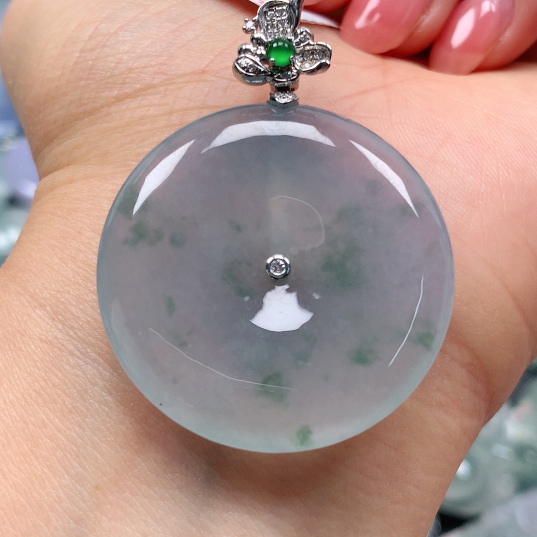 翡翠颈饰18K金镶嵌天然翡翠