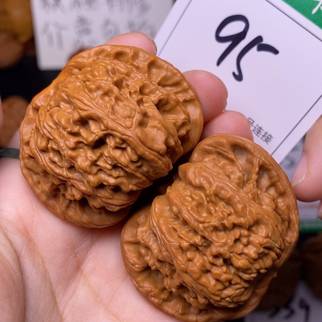 把件文玩核桃95闷尖白狮子头4.7