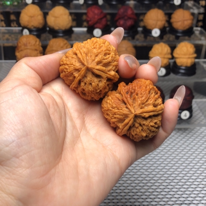 橄榄核吊坠19盘龙玉凤三棱