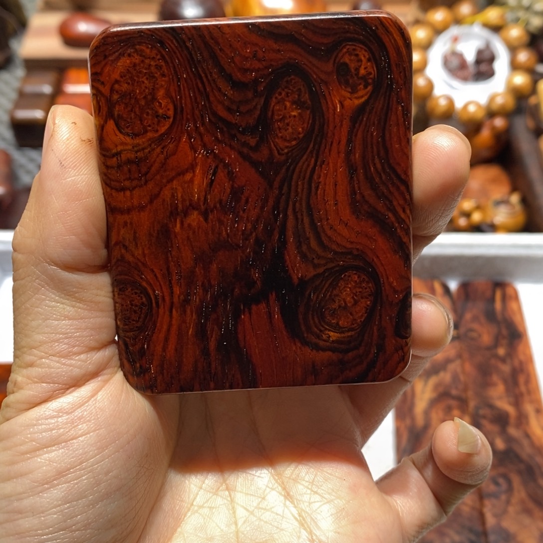 齐***胜微凹黄檀（南美大红酸枝）