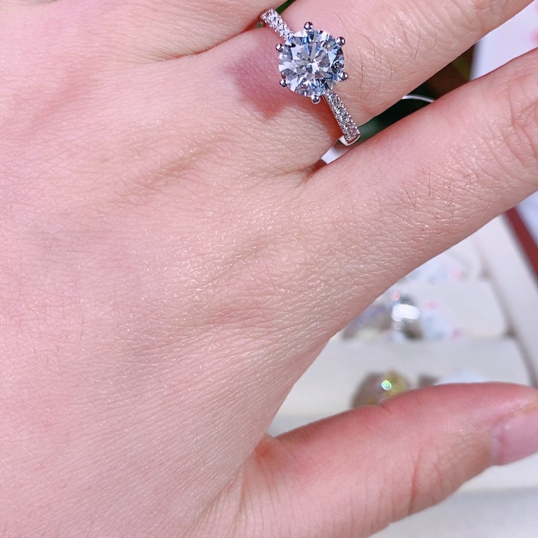 实验室培育钻石18K金镶嵌14