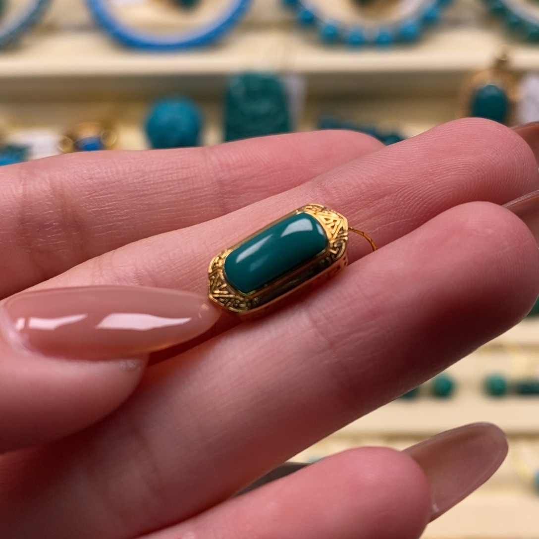 绿松石珠宝奇石18K金镶嵌