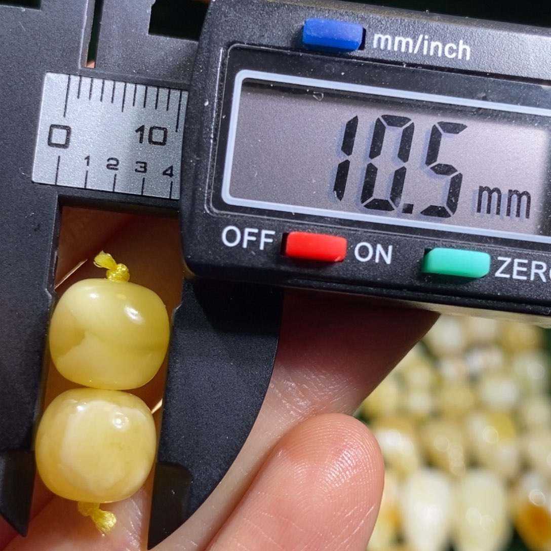 蜜蜡未镶嵌裸石配饰