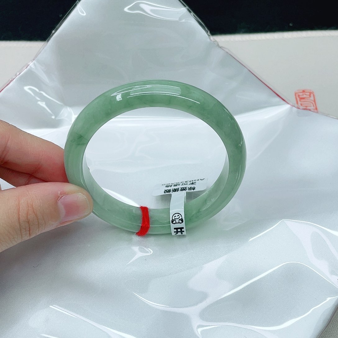 翡翠手镯未镶嵌正56,5