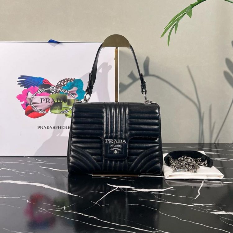 95新/普拉达/C8351108320/[251105CZ02]