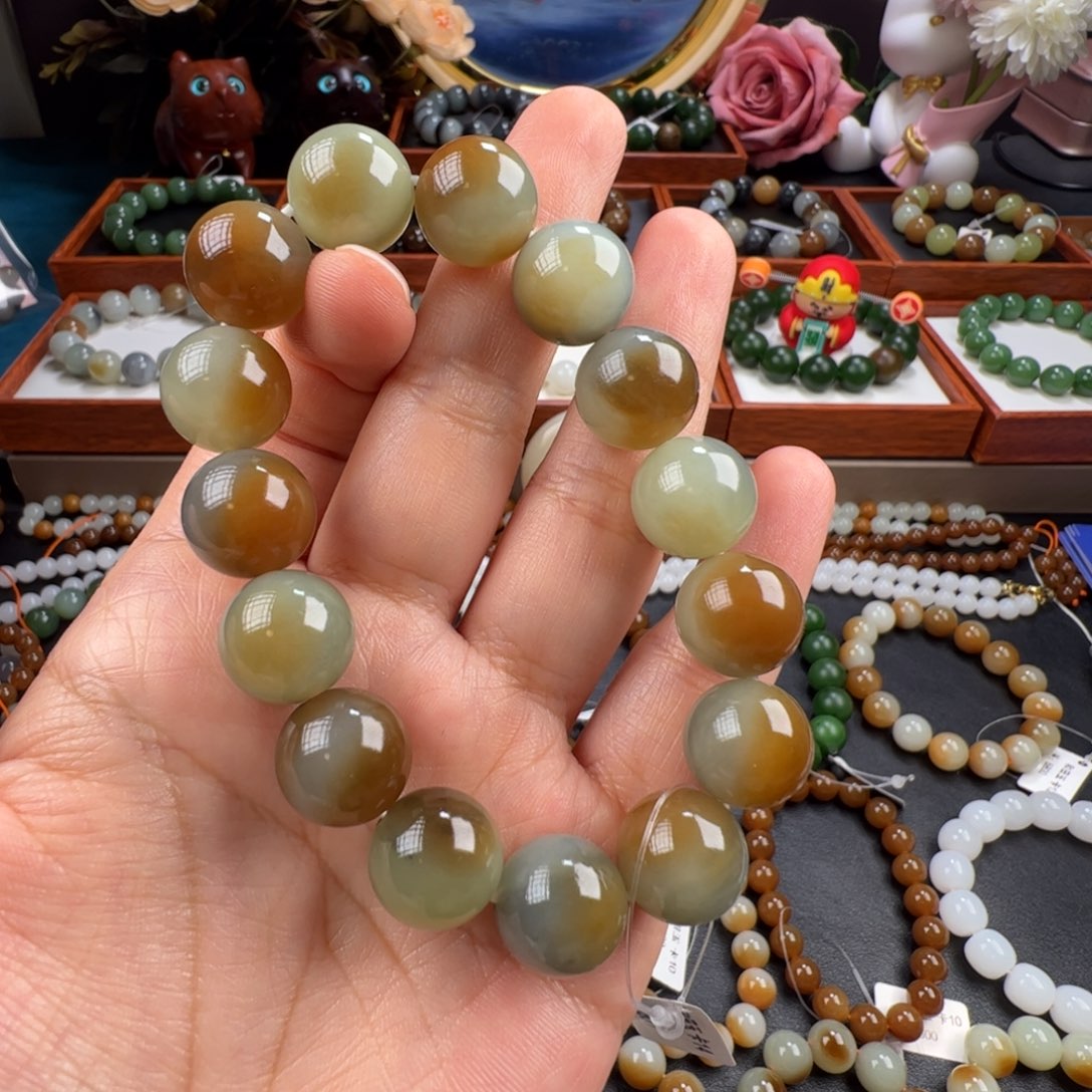 和田玉手链未镶嵌颗颗三色