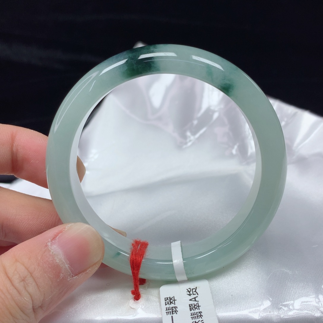 翡翠手镯（圆镯）未镶嵌55.2