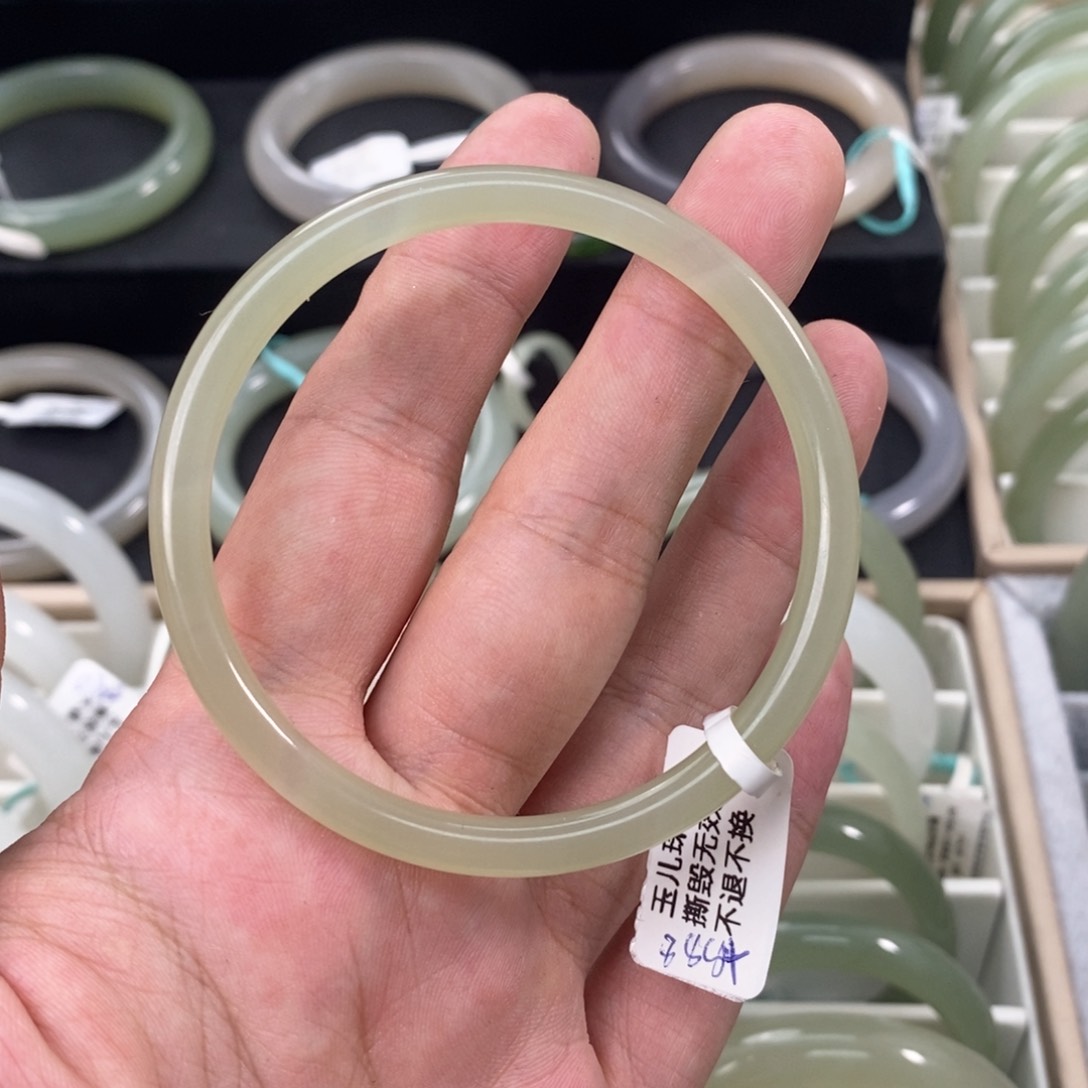 和田玉手镯未镶嵌55657