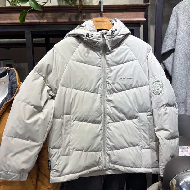 男冬款连帽加厚羽绒服8609