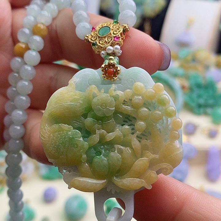 翡翠吊坠(赠链)未镶嵌翡翠雕刻鱼戏莲花吊坠锁牌