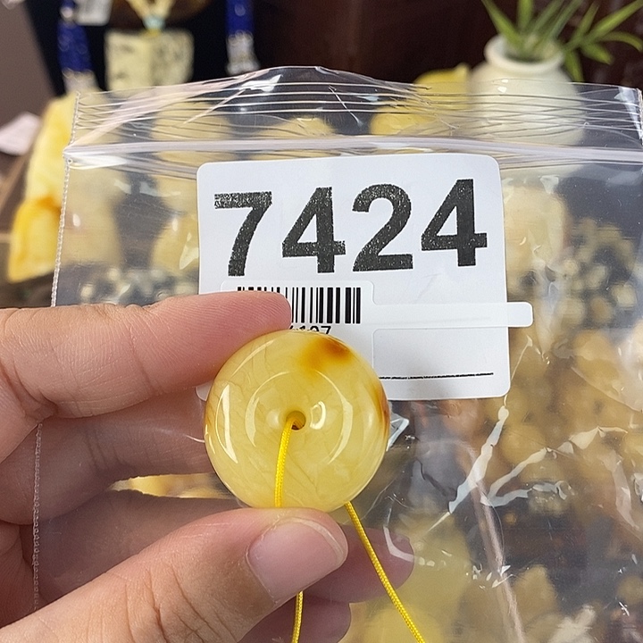 蜜蜡未镶嵌珠宝奇石