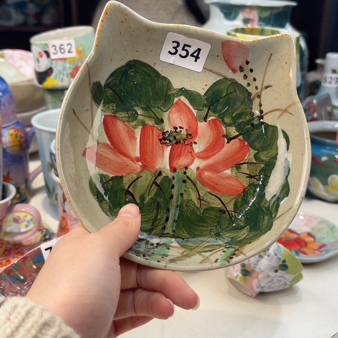 瓷片兔兔好可爱呀打