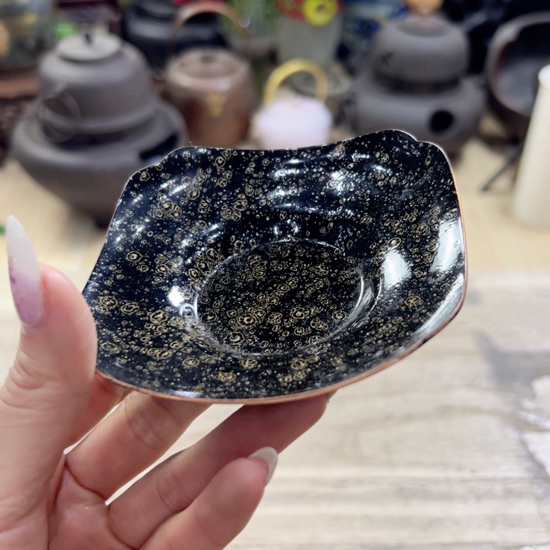 瓷片陶瓷和金属表面涂了