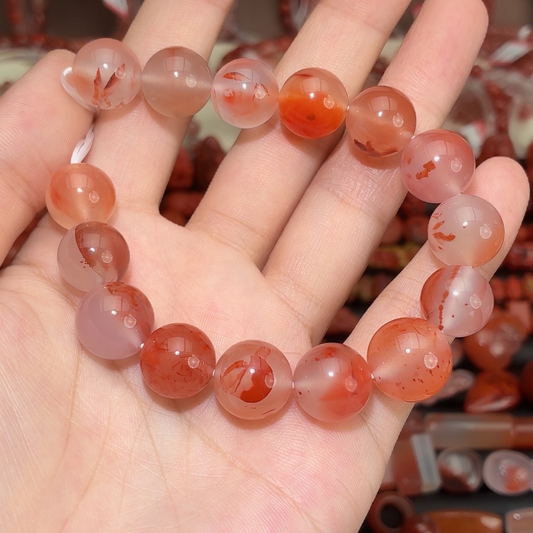 小***郭南红玛瑙未镶嵌颈饰15颗