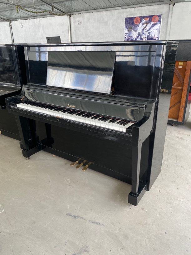 韩国原装世正钢琴黑色亮光高度130厘米