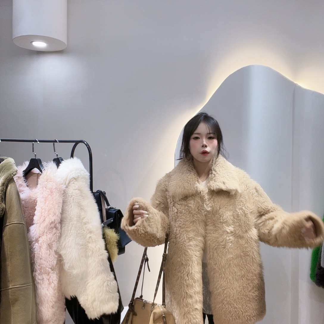 池***恩真皮皮毛一体外套222-3270