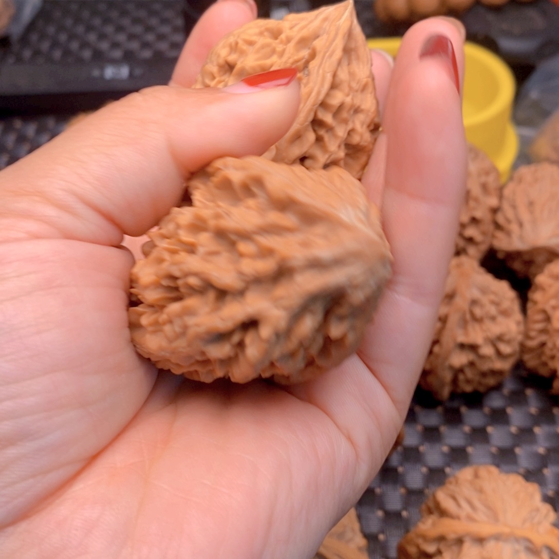 桃核吊坠佛****?文玩，核桃