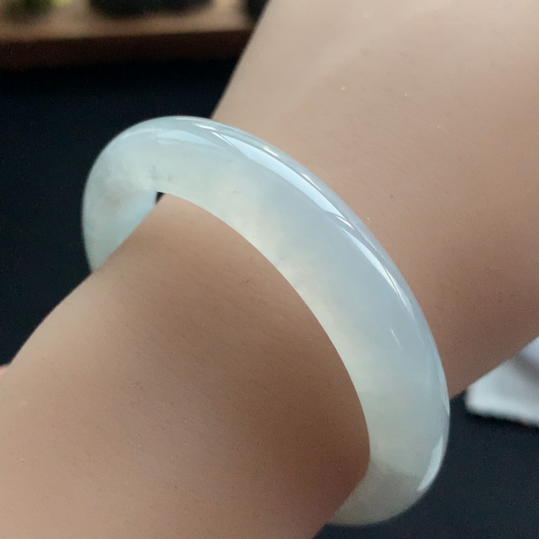 翡翠未镶嵌手镯1号51.3贵