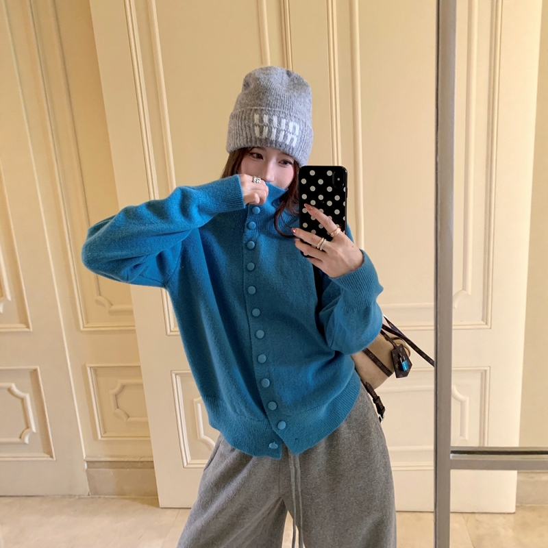 韩系软糯亲肤蓝色长袖针织开衫女2025秋冬新款高领排扣设计感毛衣