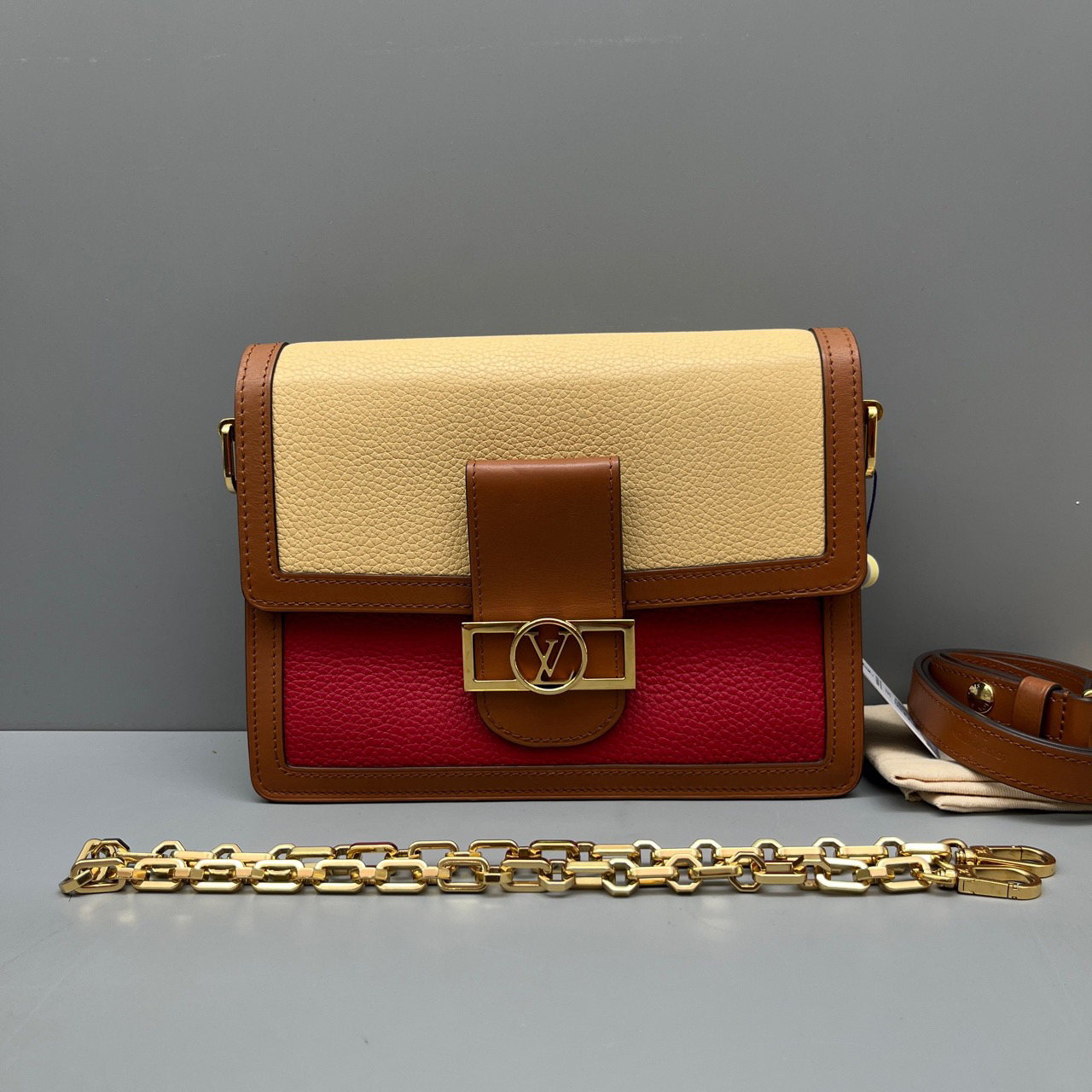 95新 LouisVuitton/路易威登 中号达芙妮邮差包尺寸25*18 SV13232