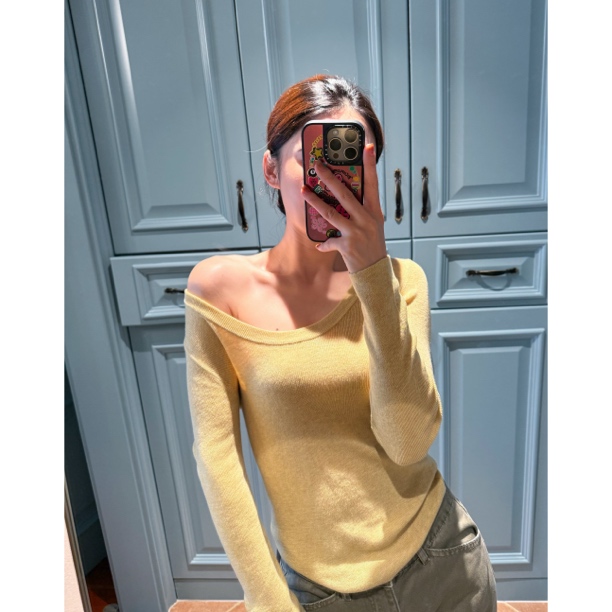 LLUJ璐璐【暖阳】氛围感套头衫，可斜肩，气质百搭时尚大圆领