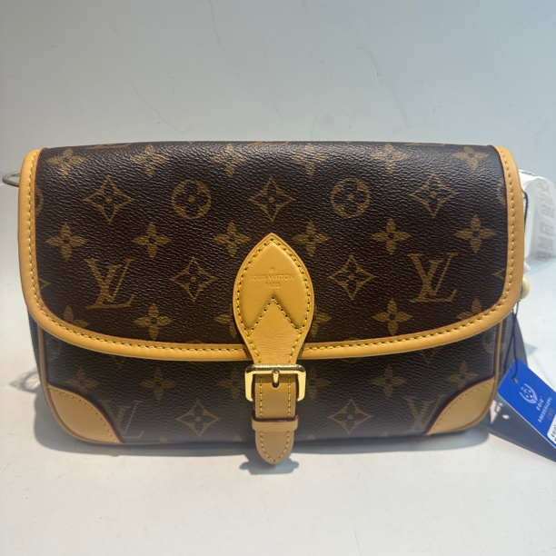 95新 LOUIS VUITTON PARIS 11589475/KIKIFIFI/老花法棍包